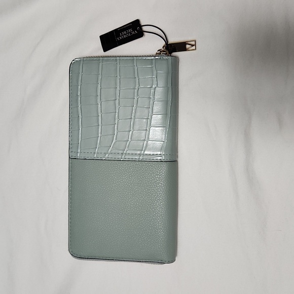 VS wallet NWT - Picture 2 of 5